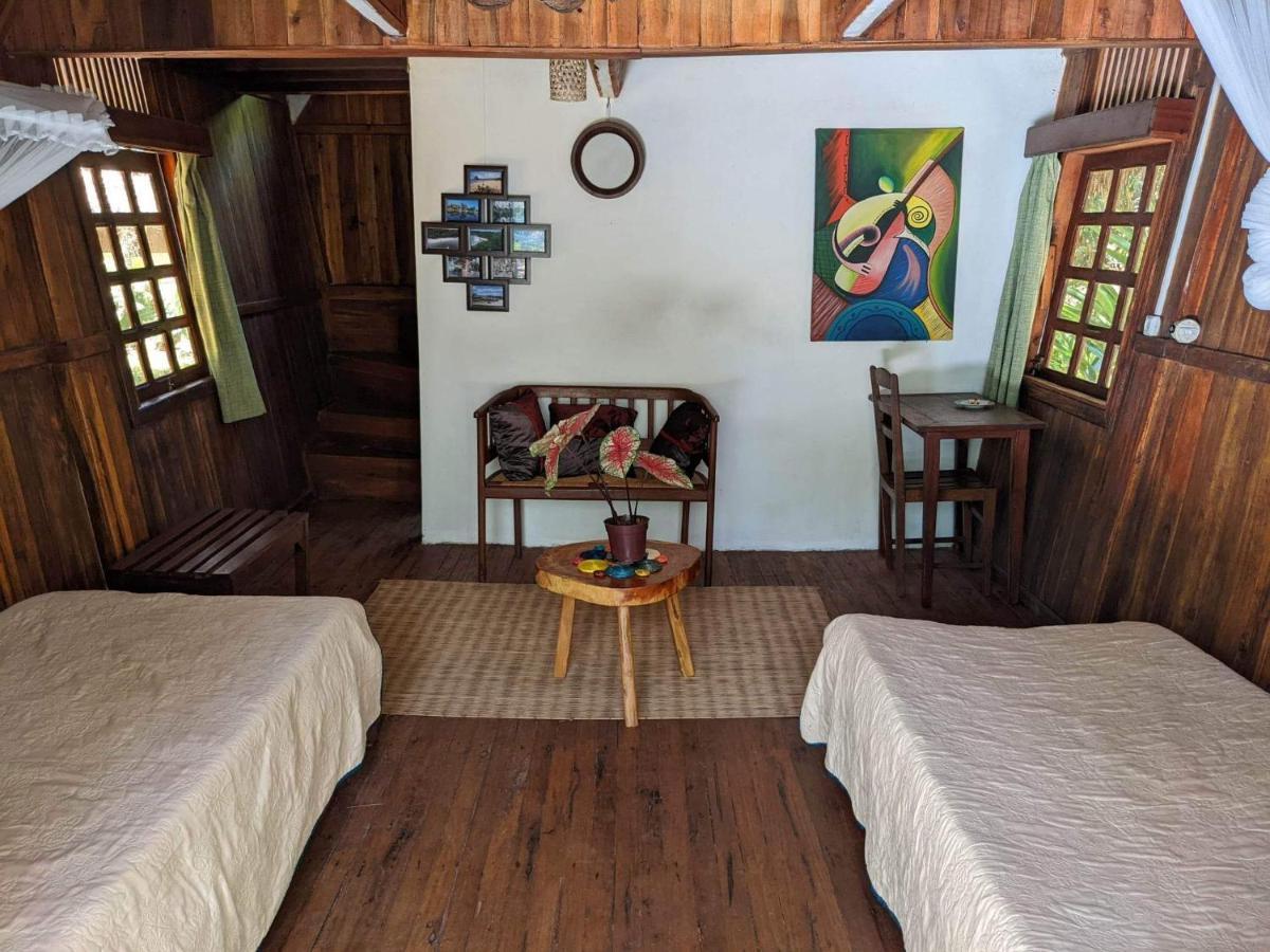 Les Acacias Bungalows Manambolo Exteriör bild