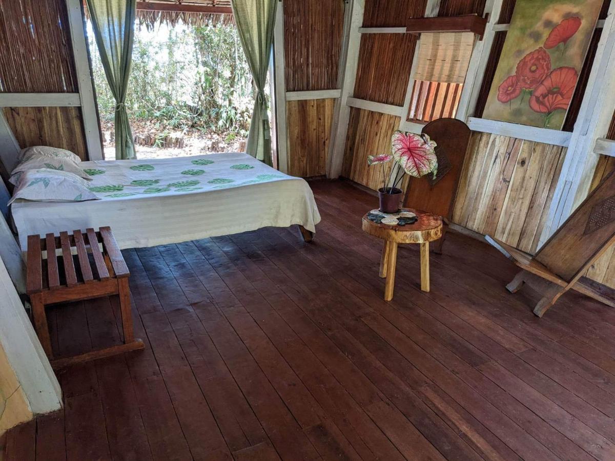 Les Acacias Bungalows Manambolo Exteriör bild