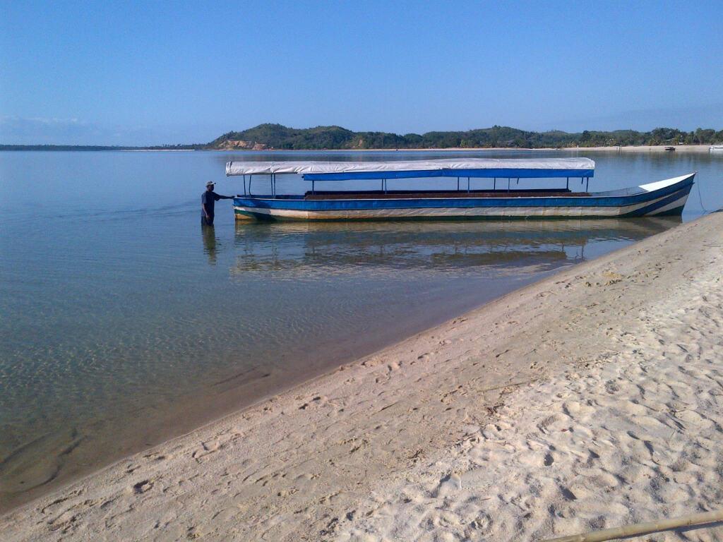 Les Acacias Bungalows Manambolo Exteriör bild